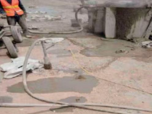 前郭水泥混凝土路面板底注浆技术 路面脱空注浆整治方案